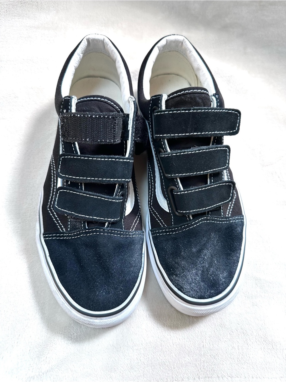 Vans Men’s Black and White Velcro Skate Sneakers